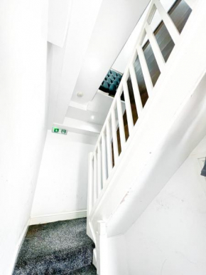 Host Liverpool - Stylish Living Spaces by Everton, Anfield, and city centre